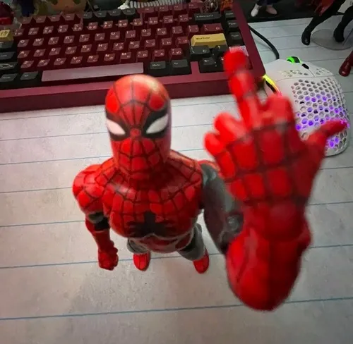 49 Ảnh troll Spider Man đang làm meme trên laptop