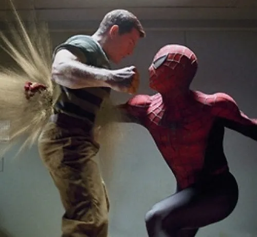 Meme hài đấm nhau thể hiện đúng kiểu bực mà không cay