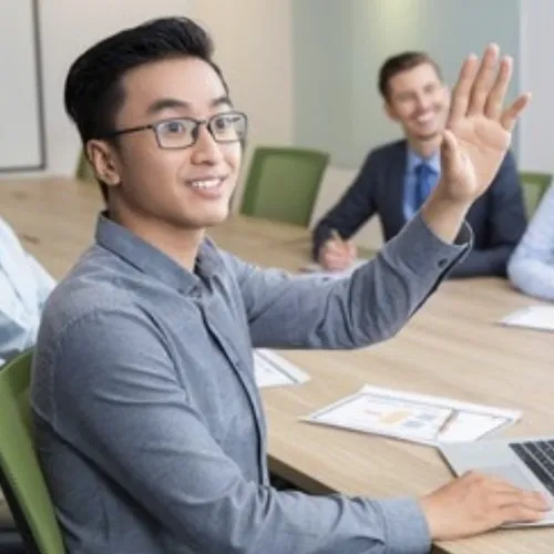 Ảnh vui học sinh giơ tay cực đáng yêu