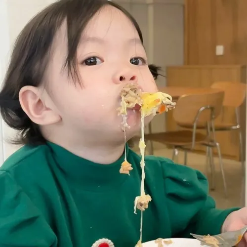 Meme dỗi giận bé đáng yêu kiểu oppa nhí