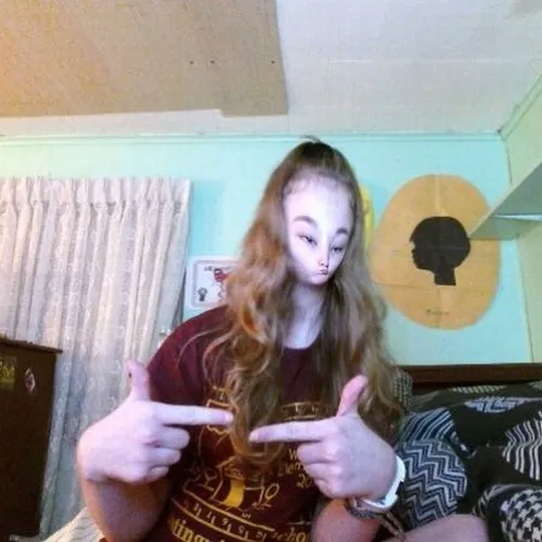 Ảnh chế khuôn mặt ngại ngùng khó nói thành lời