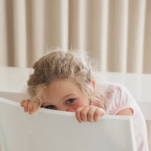 Meme chế khuôn mặt lúng túng mà thương