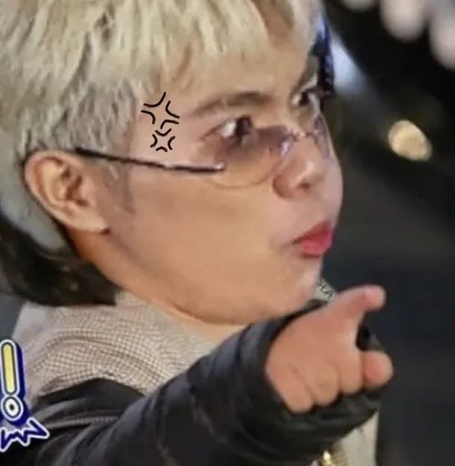 Meme lúng túng phản ánh phản xạ muộn trong những tình huống dở khóc