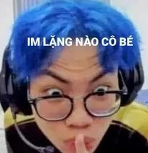 Ảnh troll im mồm vào cô bé