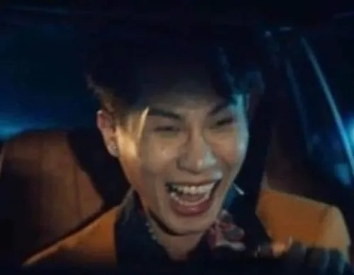Meme hài Jack cười gian nhìn siêu lầy