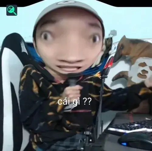 Meme hài ánh mắt nhìn lên trần suy nghĩ