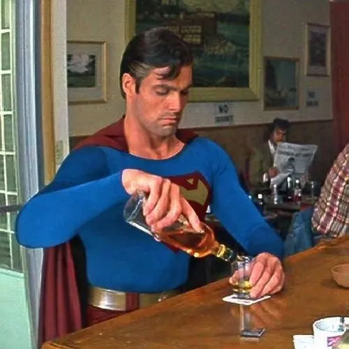 Meme hài Sịp Đỏ đi chợ mua rau.