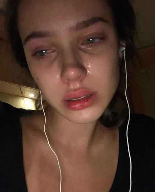 Hình chế vui nói hộ điều khó nói bằng cảm xúc.