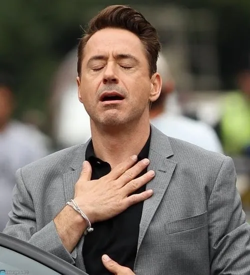 Hình chế xúc động thể hiện nỗi nhớ bạn thân xa.