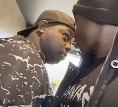 Meme hài James Doakes lườm mắt nghi ngờ