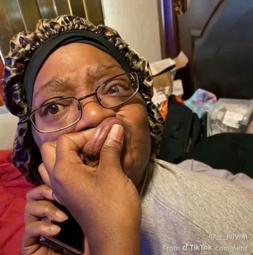 50 Meme suỵt kiểu tinh tế, thần thái “nói khẽ cười duyên”.