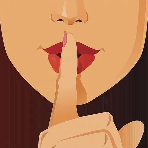 14 Ảnh hài tay đặt môi, biểu cảm “hiểu rồi khỏi nói”.