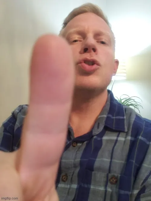 27 Meme chế khuôn mặt nghiêng, ánh nhìn đồng lõa.