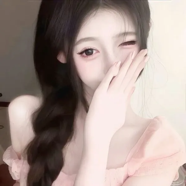 Hình profile mỹ nhân xinh xắn ánh sáng nhẹ