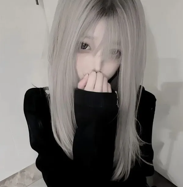 Ảnh cá nhân gái xinh vibe lạnh trầm