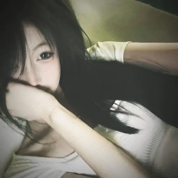 Ảnh đại diện người đẹp cute tông hồng nhẹ