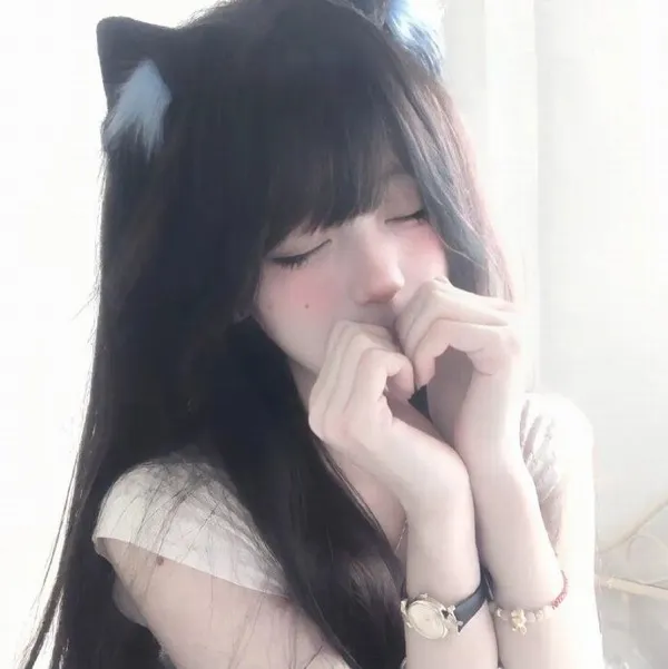 Hình đại diện Tiktok thiếu nữ lạnh lùng nhưng duyên