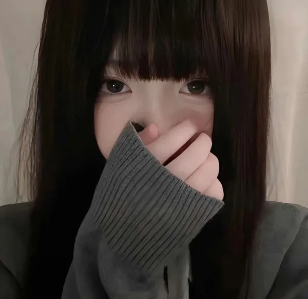 Ảnh profile hot girl đáng yêu ánh sáng trầm