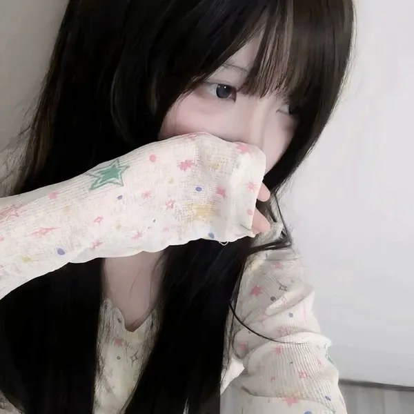 Ảnh cá nhân hot girl đáng yêu nhưng bí ẩn