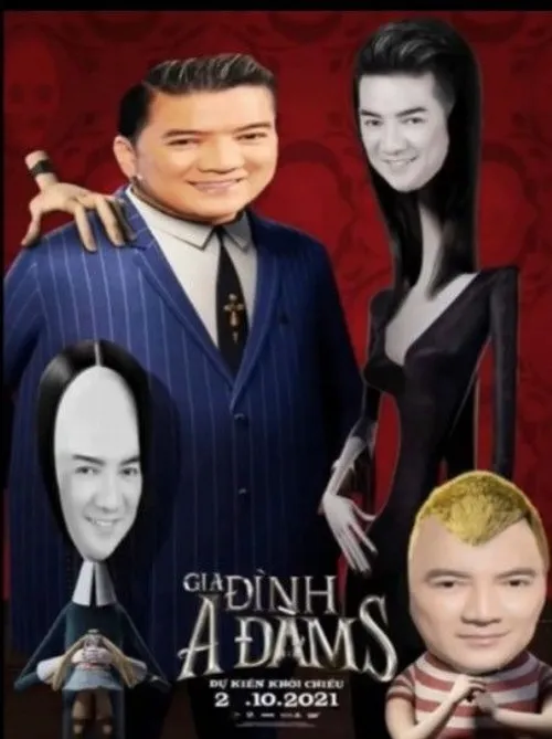 Ảnh hài ông hoàng phòng trà nhìn xuống kiểu “ta hiểu mà”.