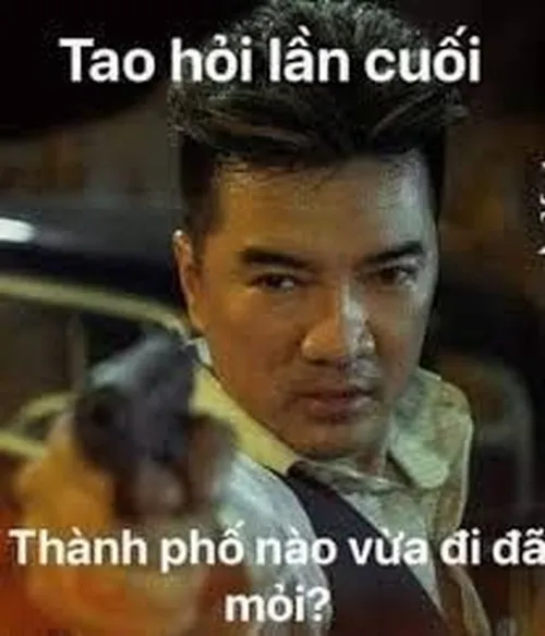 Meme hài Đàm Vĩnh Hưng biểu cảm gắt giữa sân khấu showbiz.