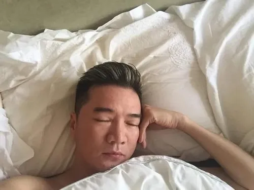 Meme Đàm Vĩnh Hưng phiên bản “ông chú hài hước” cười siêu duyên.