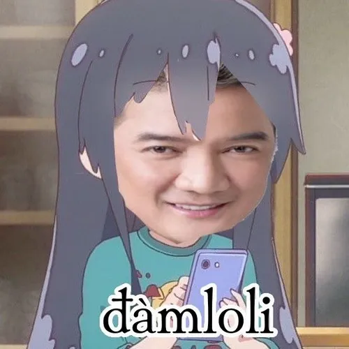 Ảnh hài Đàm tổng đang cười lớn, caption “khi biết crush nhắn tin”.