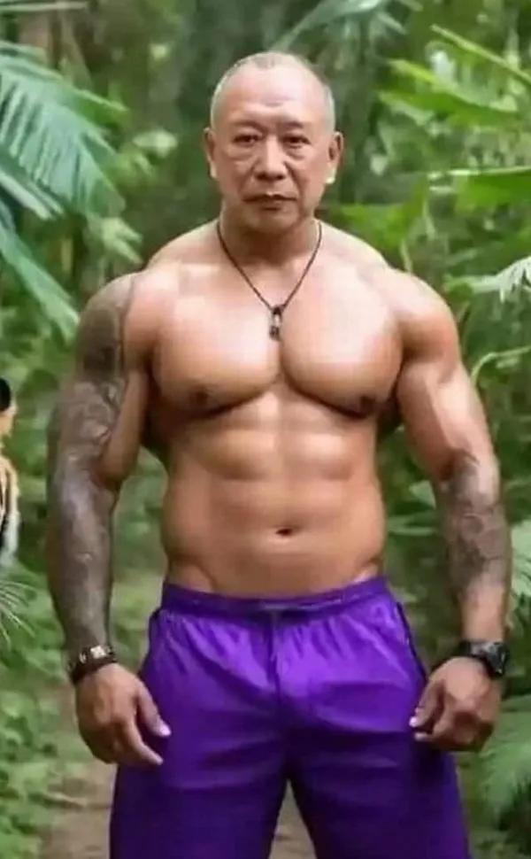 Meme hài Tokuda cơ bắp bá đạo nhất hệ mặt trời