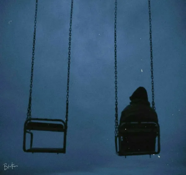 Hình profile zalo lạnh lùng, tone xanh than