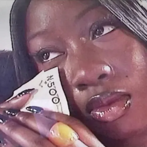 Meme lấy tiền lau nước mắt kiểu đại gia