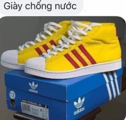 11 Ảnh troll lá cờ vàng trong meme gợi lại lịch sử Việt Nam