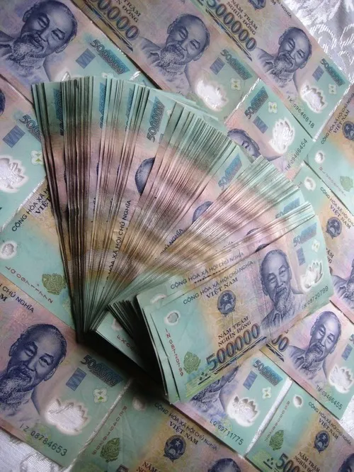 Ảnh chế 500k, nhìn thôi cũng thấy nghèo.