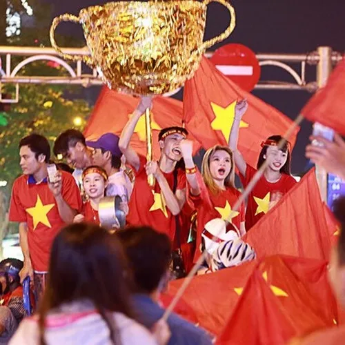 Hình chế vui ghi lại cảm xúc thăng hoa sau thành công Hình chế vui ghi lại cảm xúc thăng hoa sau thành công