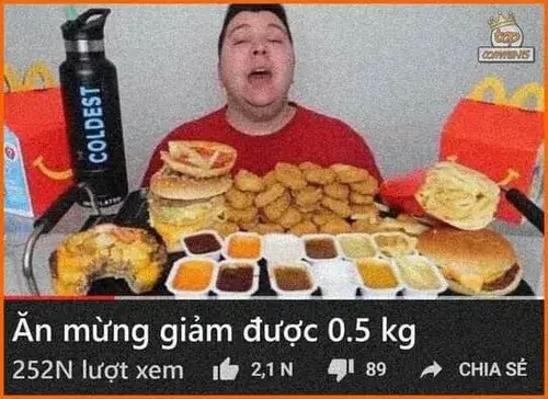 Ăn mừng giảm được nửa ký