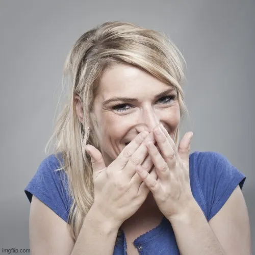 Meme chế ánh mắt lơ đãng khi bị quê bắt gặp