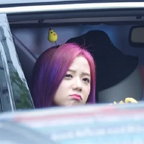 Meme chế trề môi giận yêu cực dễ thương