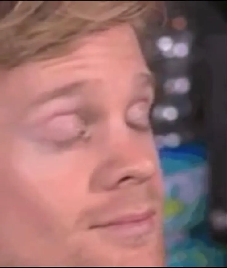 Meme Blinking Guy giúp bạn phản ứng trước thông tin vô lý nhanh gọn Meme Blinking Guy giúp bạn phản ứng trước thông tin vô lý nhanh gọn
