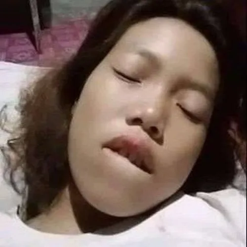 Meme hài khuôn mặt đỏ, caption troll khiến fanpage nổ