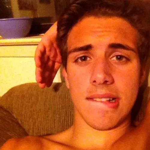 Hình chế môi chúm chím biểu cảm cực “giả vờ”