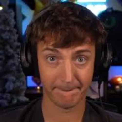 Ảnh troll biểu cảm chớp mắt ngại ngùng lan truyền