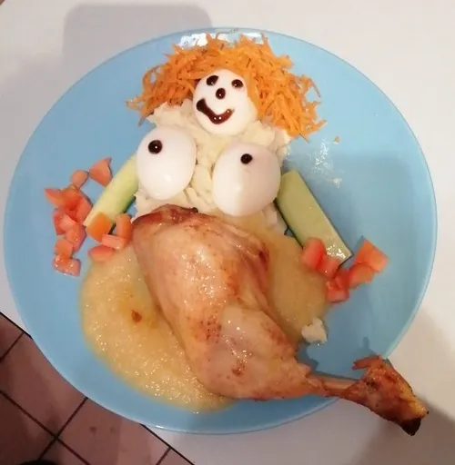 Dĩa đồ ăn hình mỹ nhân ngư