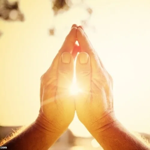 Meme hài cầu nguyện cho tiền lương về sớm