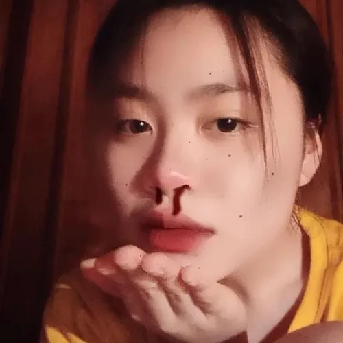 Meme chế chảy máu cam vì nhan sắc đỉnh chóp