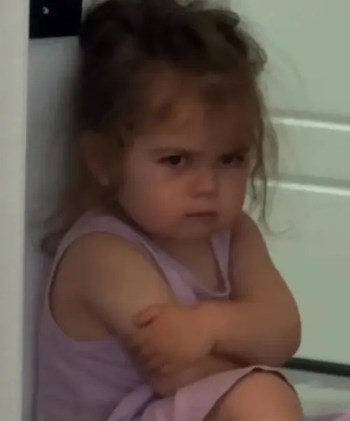 Meme biểu cảm giận dỗi cực đáng yêu