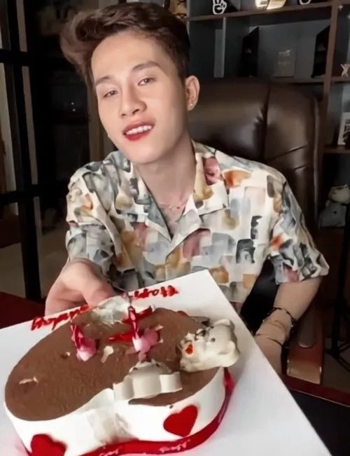 Meme chúc mừng sinh nhật mèo troll đáng yêu cực