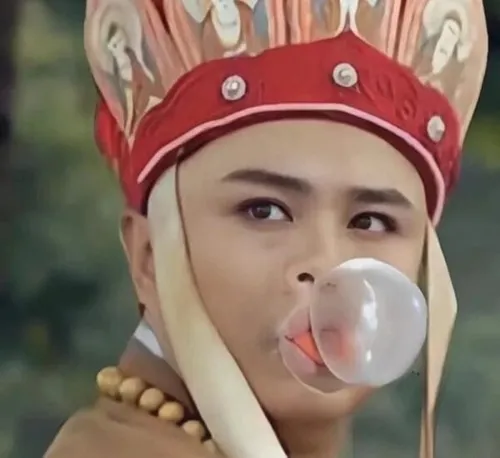 Hình chế Đường Tăng cười khẩy khó hiểu