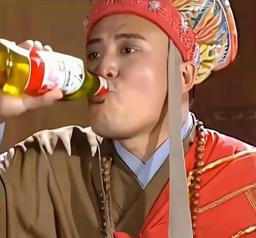 Hình troll Đường Tăng lườm nguýt cực gắt