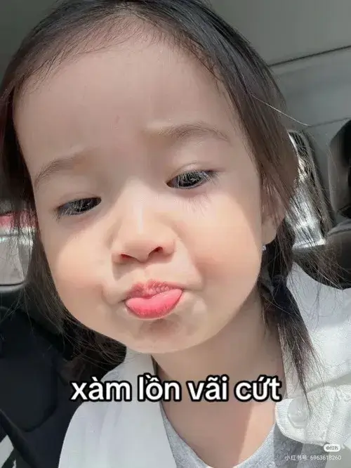 Hình troll mếu má bánh bao cực kỳ đáng yêu.