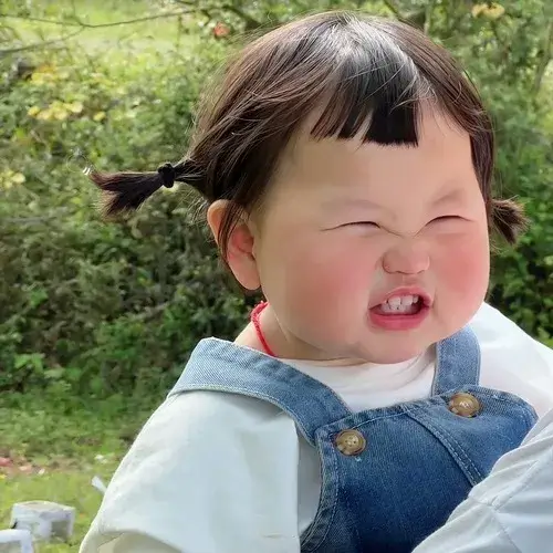 Meme chế Hàn Quốc có thiên thần nhỏ má phính.