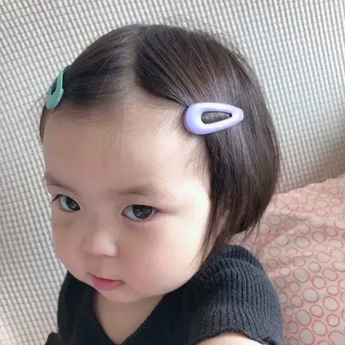 Ảnh hài cute hài hước với nhóc tì chu môi.